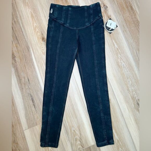 FREE PEOPLE Movement Black Leggings Size XS - Picture 1 of 10
